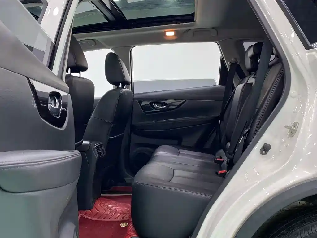 Nissan X-Trail — миниатюра 5