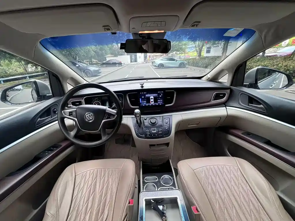 Buick GL8 — миниатюра 5