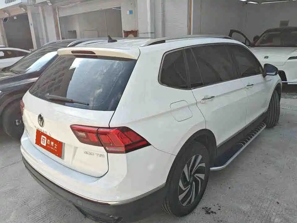 Volkswagen Tiguan L — миниатюра 7