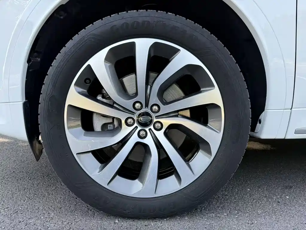 Land Rover Discovery Sport — миниатюра 13