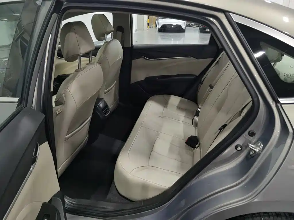 Buick Excelle — миниатюра 15