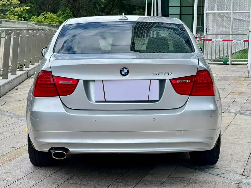 BMW 3 Series — миниатюра 4