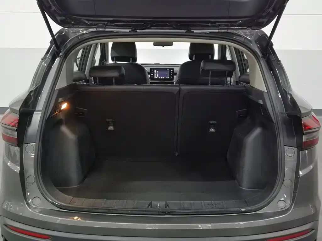 Geely Binyue — миниатюра 16
