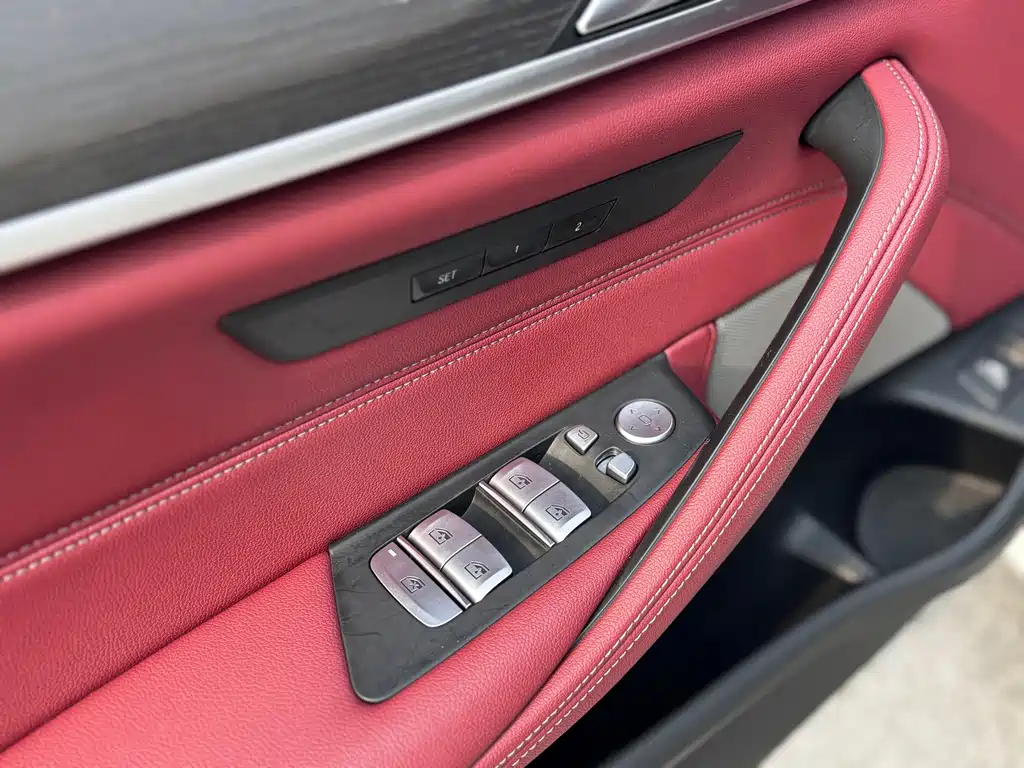 BMW 5 Series — миниатюра 15