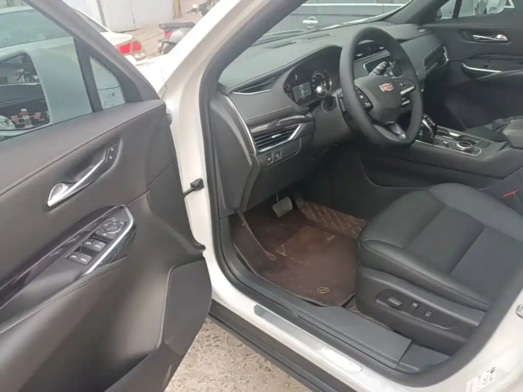 Cadillac XT4 — миниатюра 16