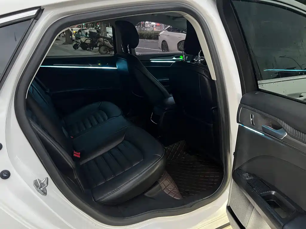 Ford Mondeo — миниатюра 15