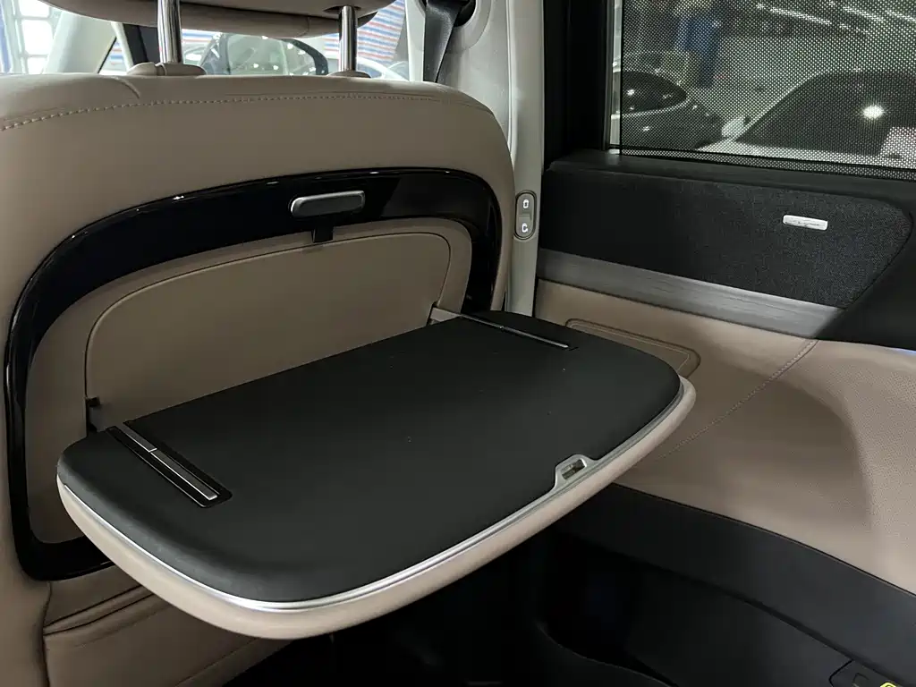 XPeng X9 — миниатюра 15