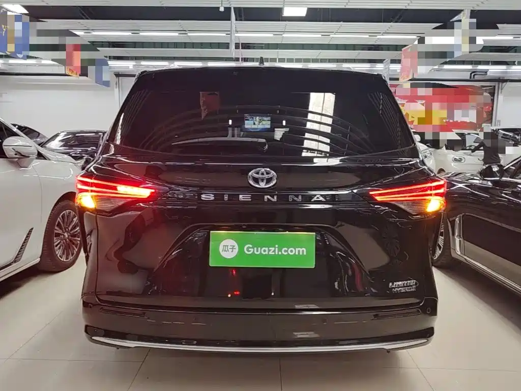 Toyota Sienna — миниатюра 6