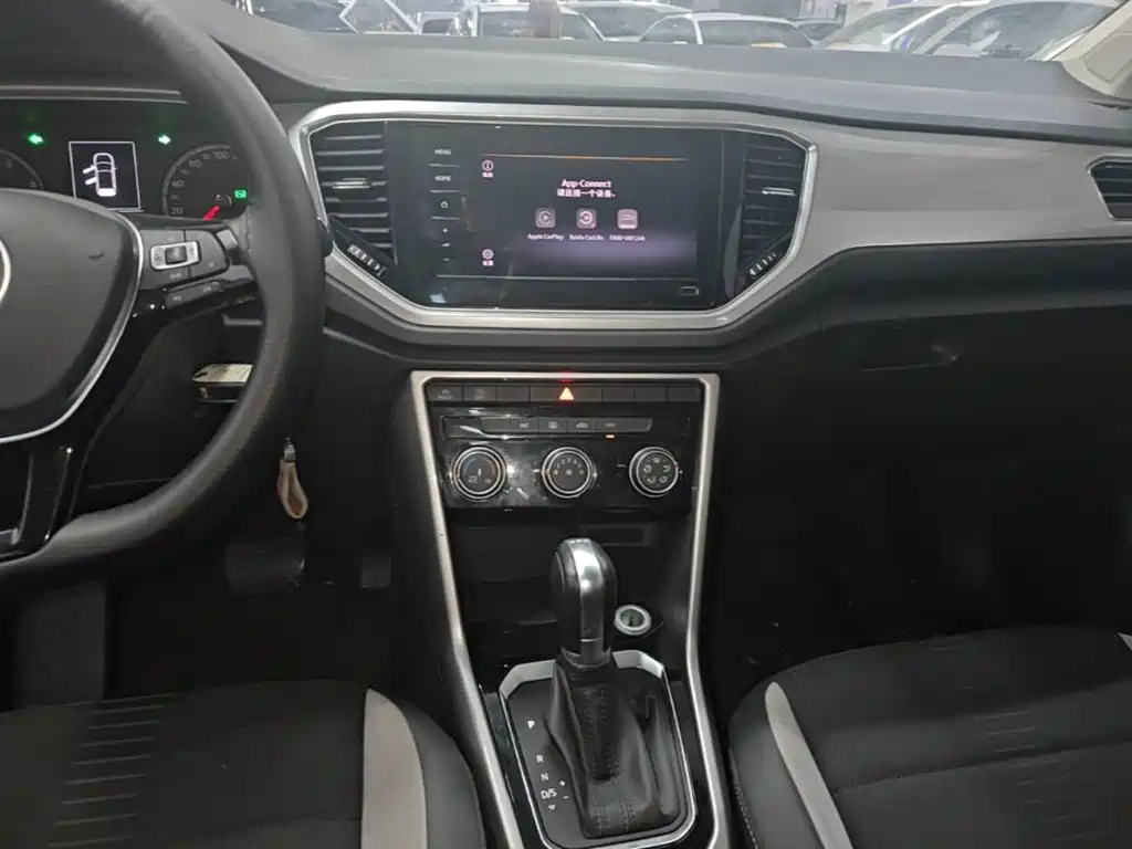 Volkswagen T-Roc — миниатюра 13