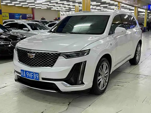 CADILLAC XT6