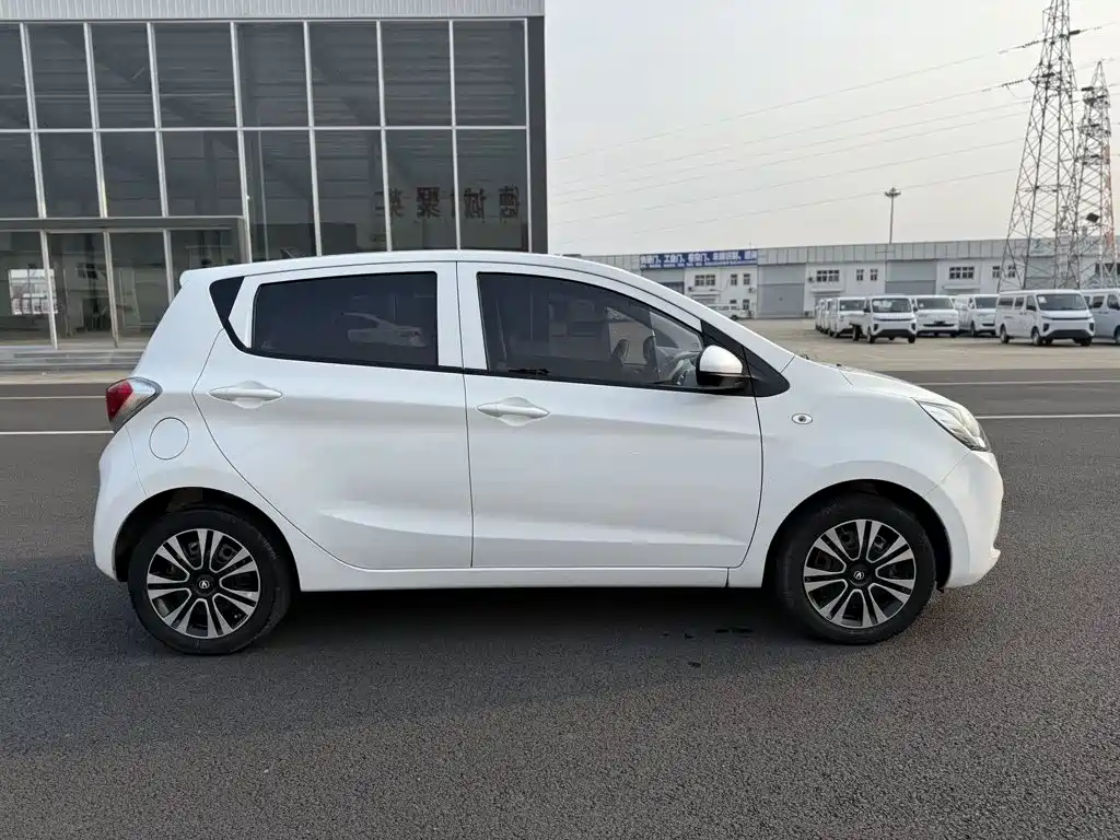 Changan Benben E-Star — миниатюра 6
