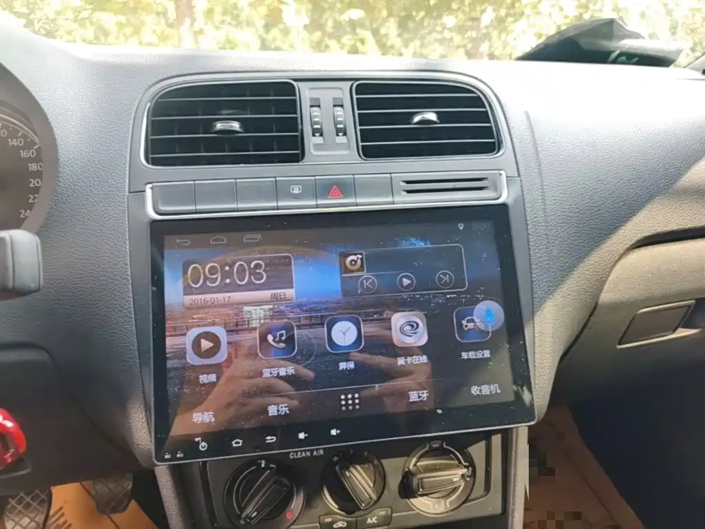 Volkswagen Polo — миниатюра 13