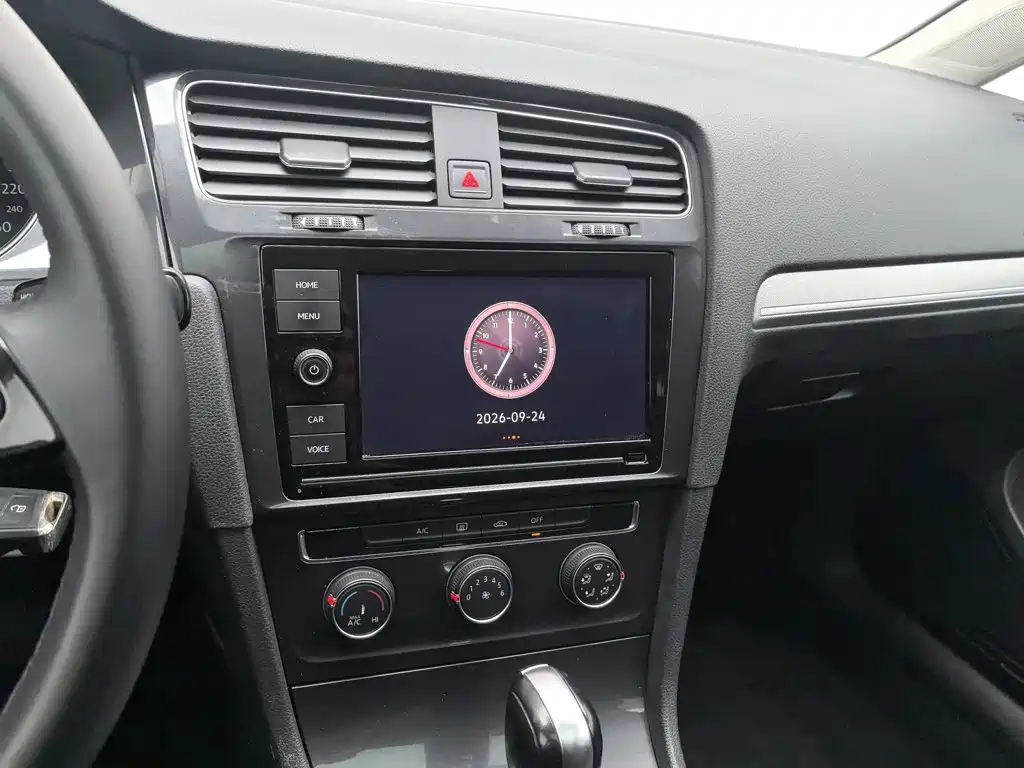 Volkswagen Golf — миниатюра 12