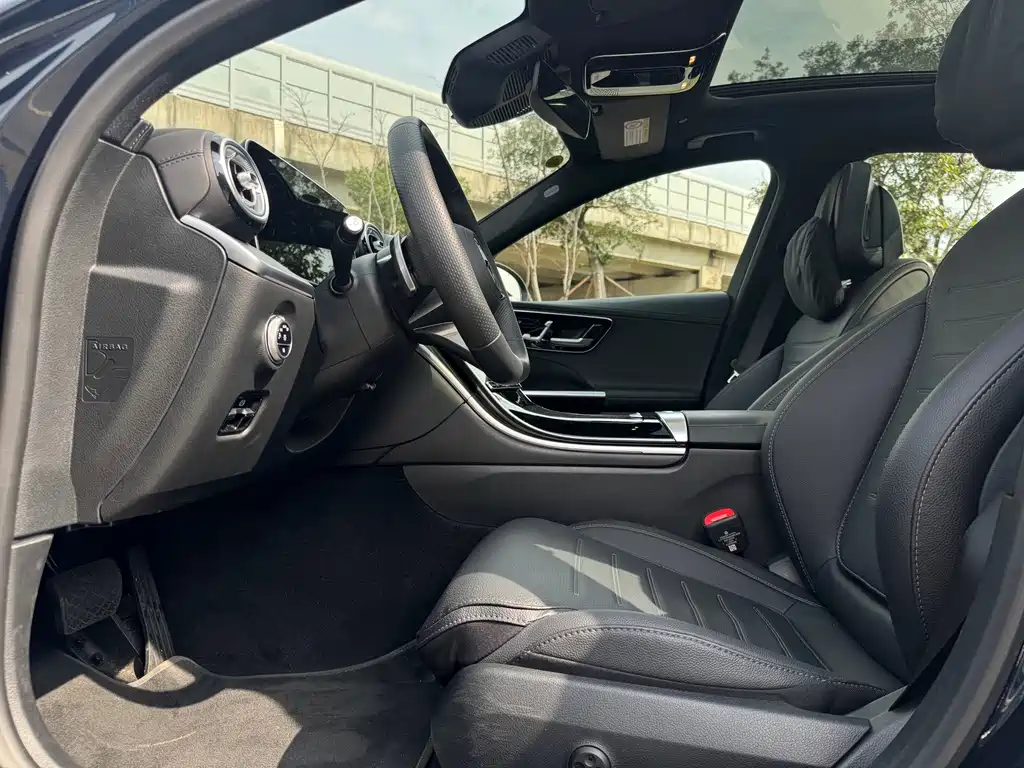 Mercedes-Benz C-Class — миниатюра 7