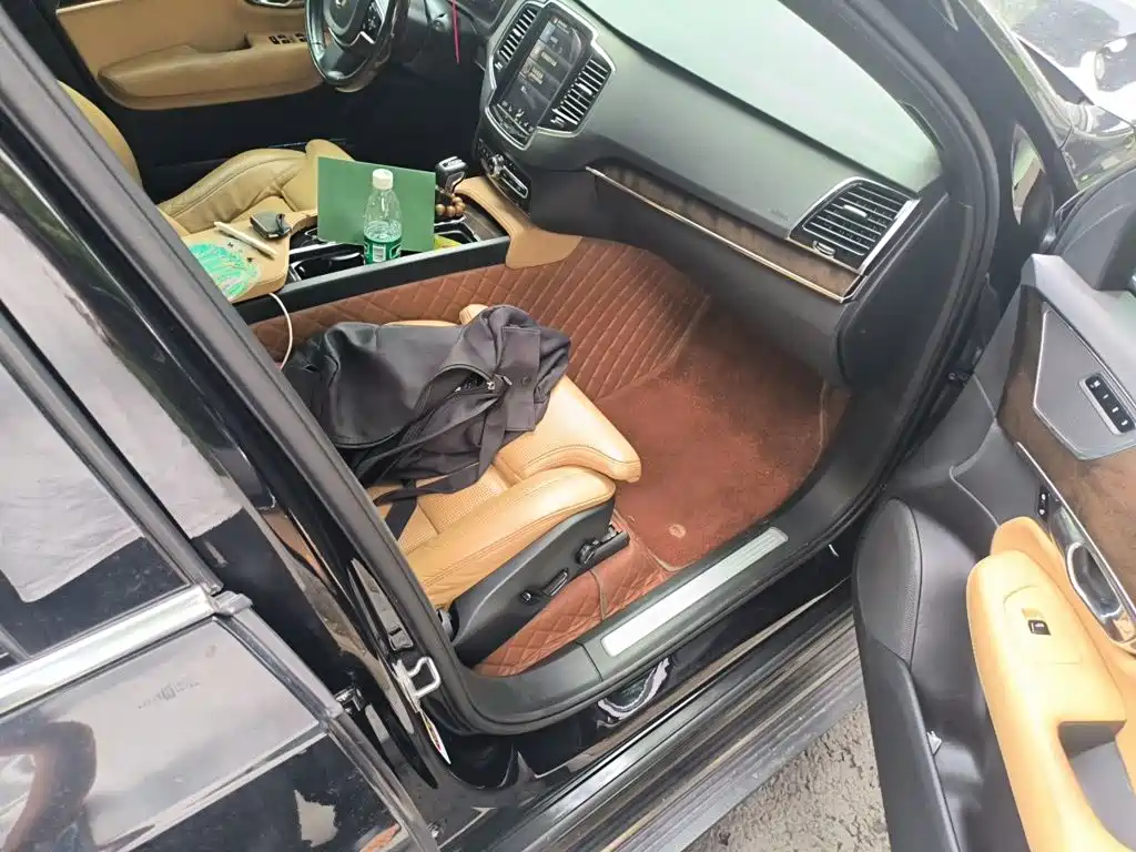 Volvo XC90 — миниатюра 19