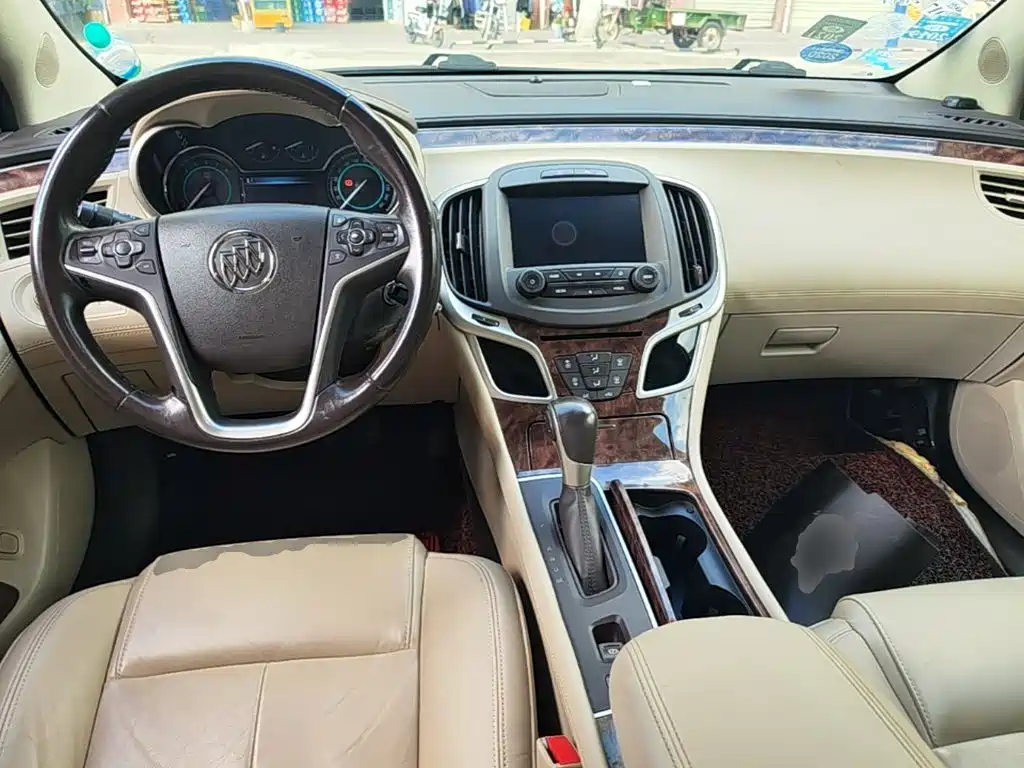 Buick LaCrosse — миниатюра 10