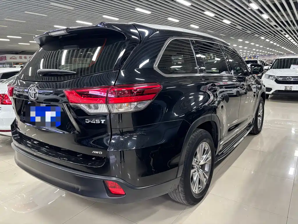 TOYOTA HIGHLANDER