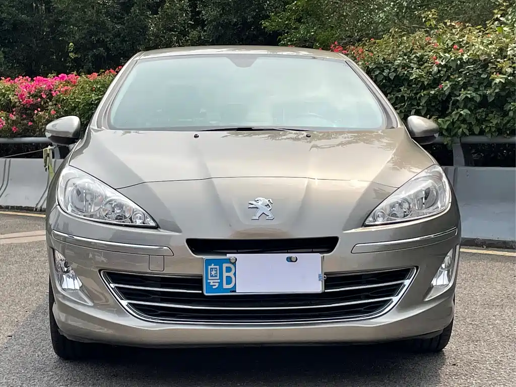 Peugeot 408 2013 2.0L AT Comfort