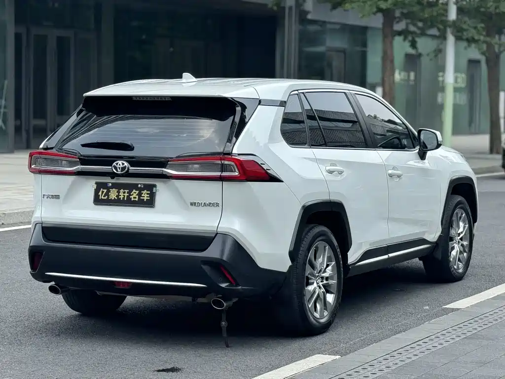 Toyota Wildlander 2021 2.0L CVT Luxury