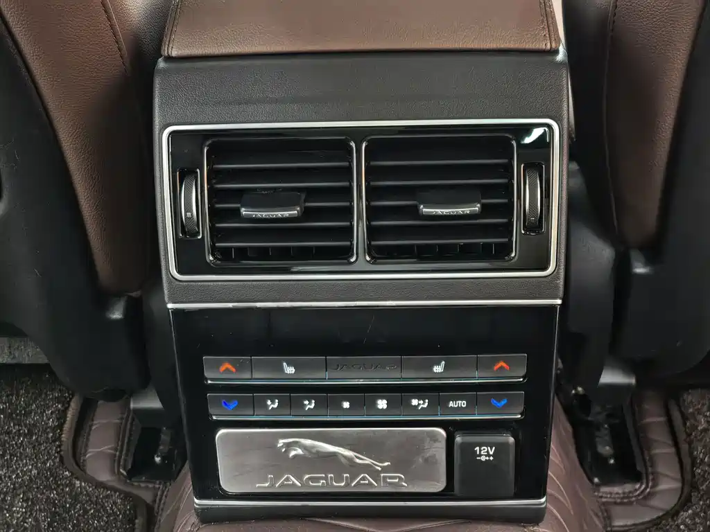 Jaguar XFL — миниатюра 9