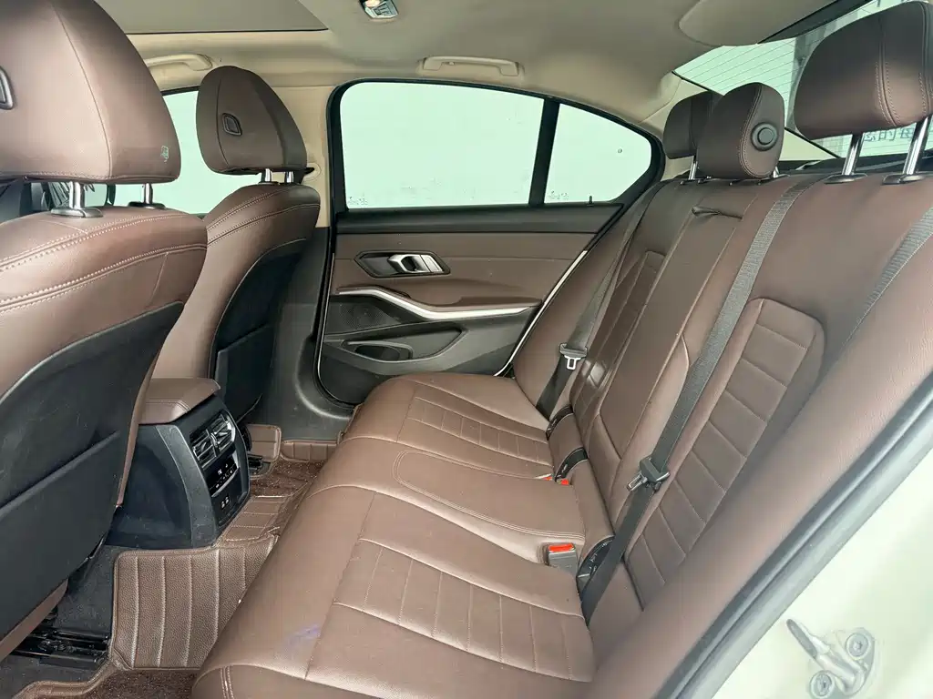 BMW 3 Series — миниатюра 8