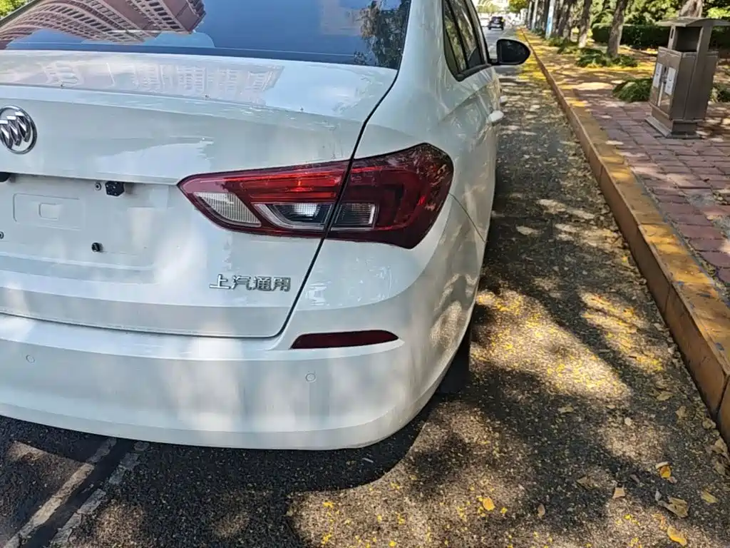 Buick Excelle — миниатюра 8