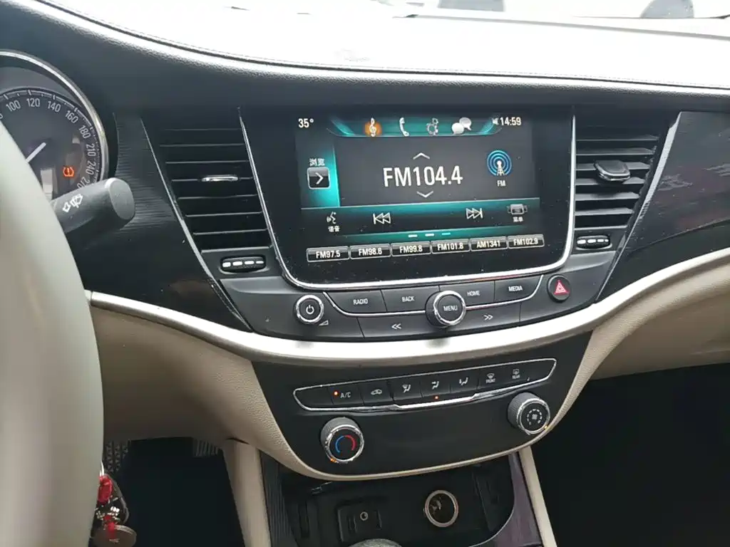 Buick Verano — миниатюра 13