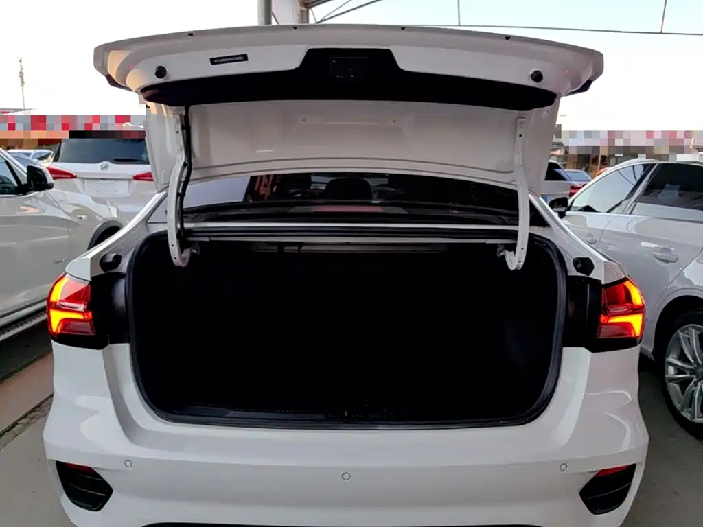 Roewe i5 — миниатюра 19