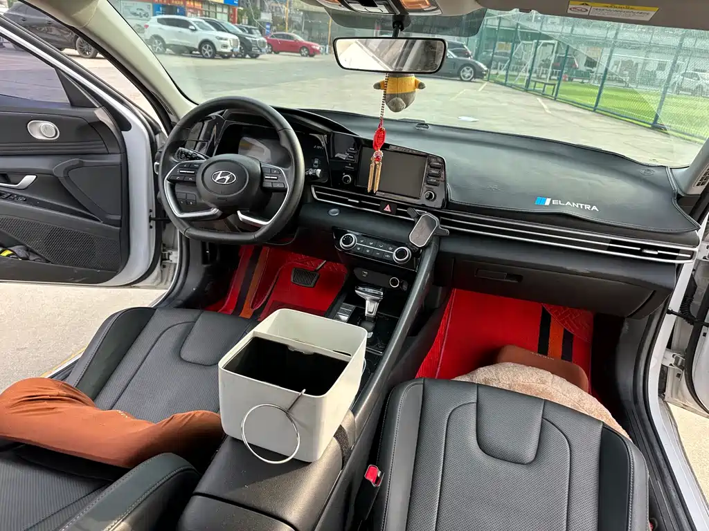 Hyundai Elantra — миниатюра 19