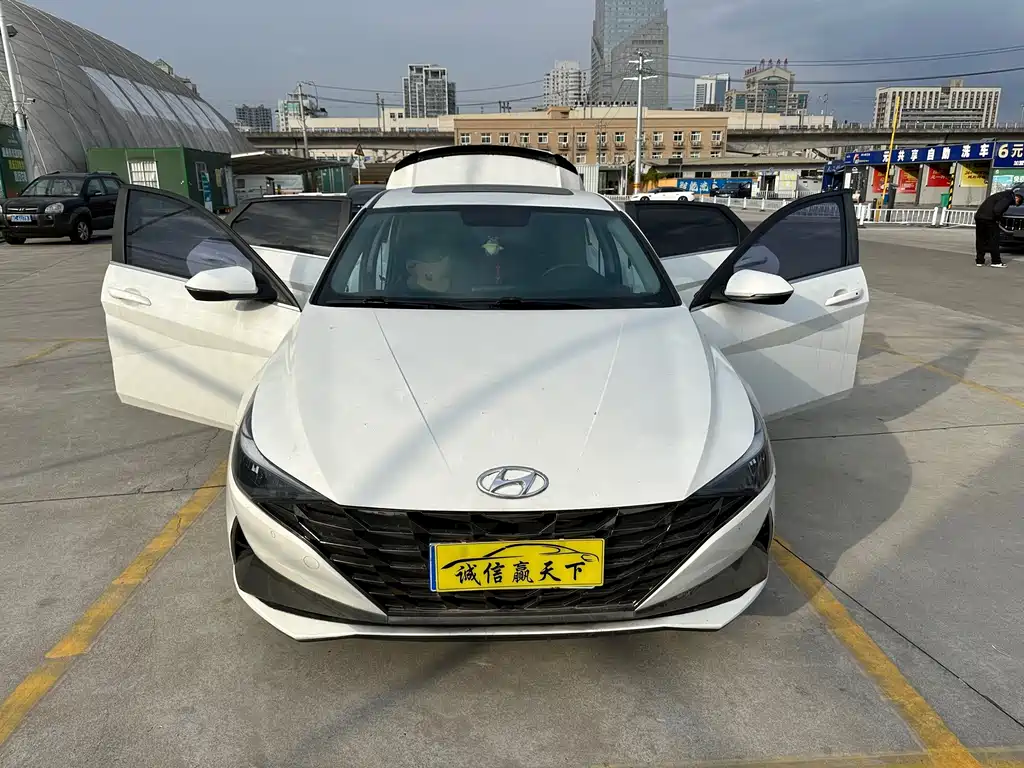 Hyundai Elantra — миниатюра 8