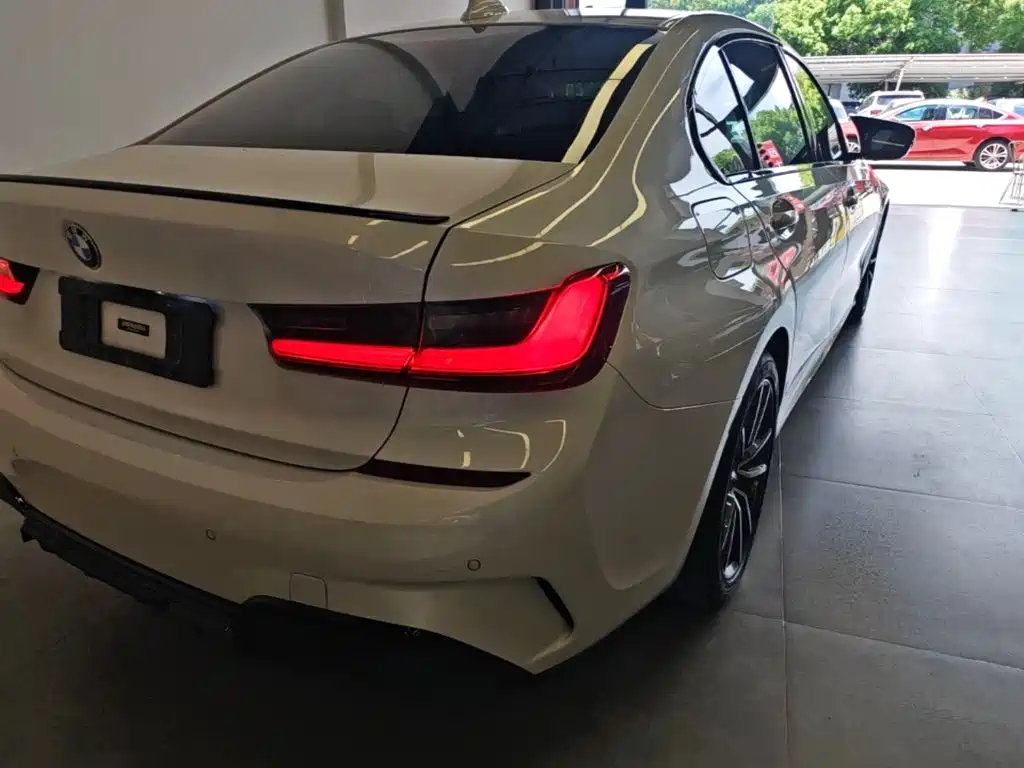 BMW 3 Series — миниатюра 8