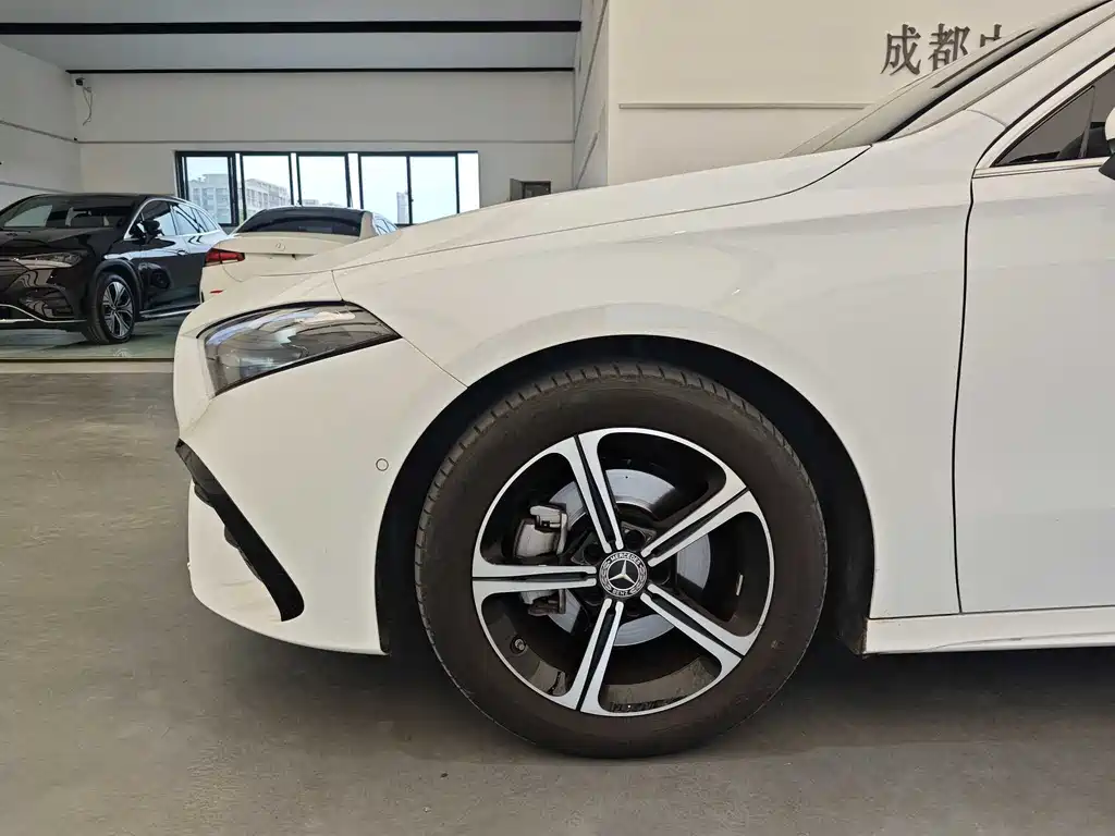 Mercedes-Benz A-Class A 2023 A 200 L Fashion