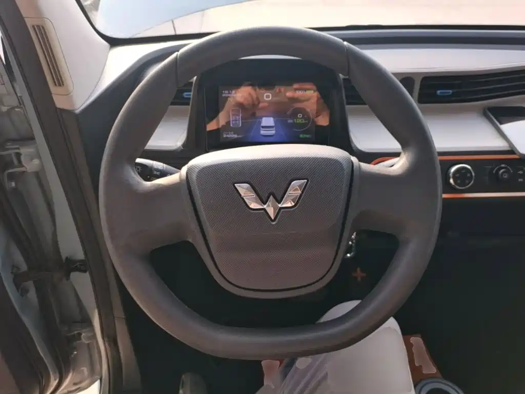 Wuling MINIEV — миниатюра 11