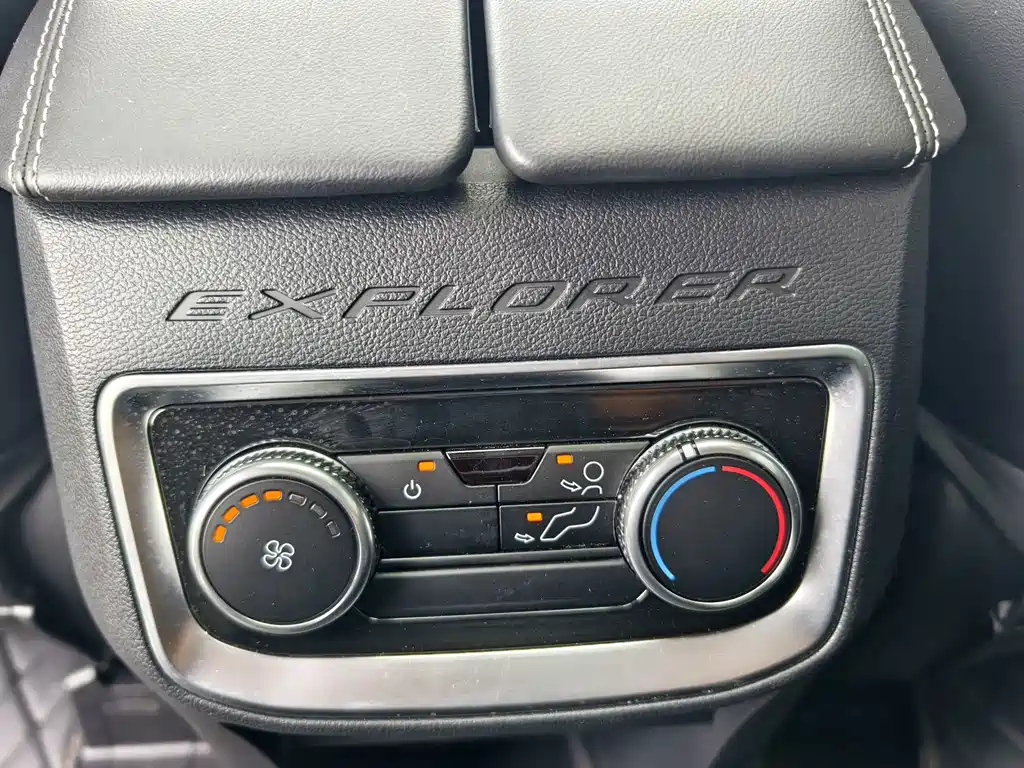 Ford Explorer — миниатюра 18
