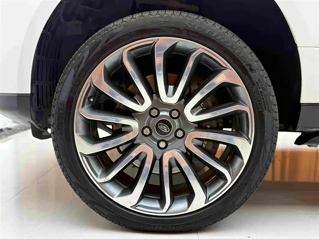 Land Rover Range Rover — миниатюра 22