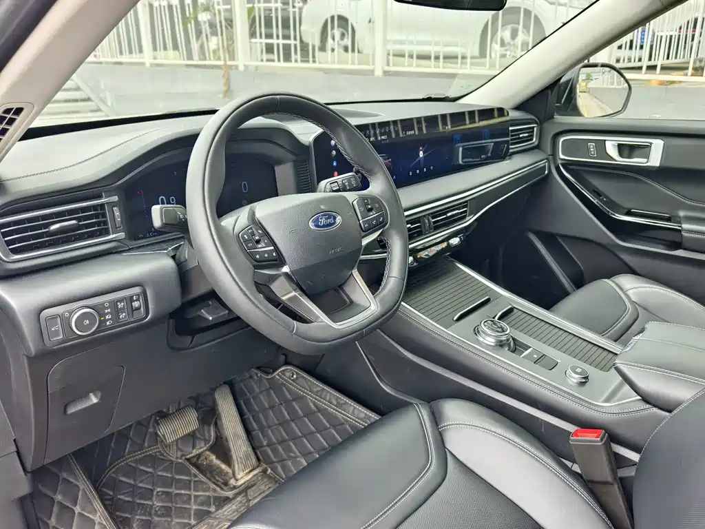 Ford Explorer — миниатюра 6