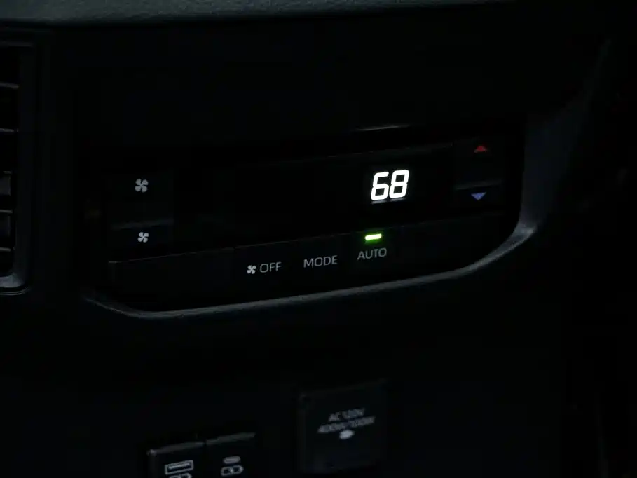 Toyota Sequoia — миниатюра 18