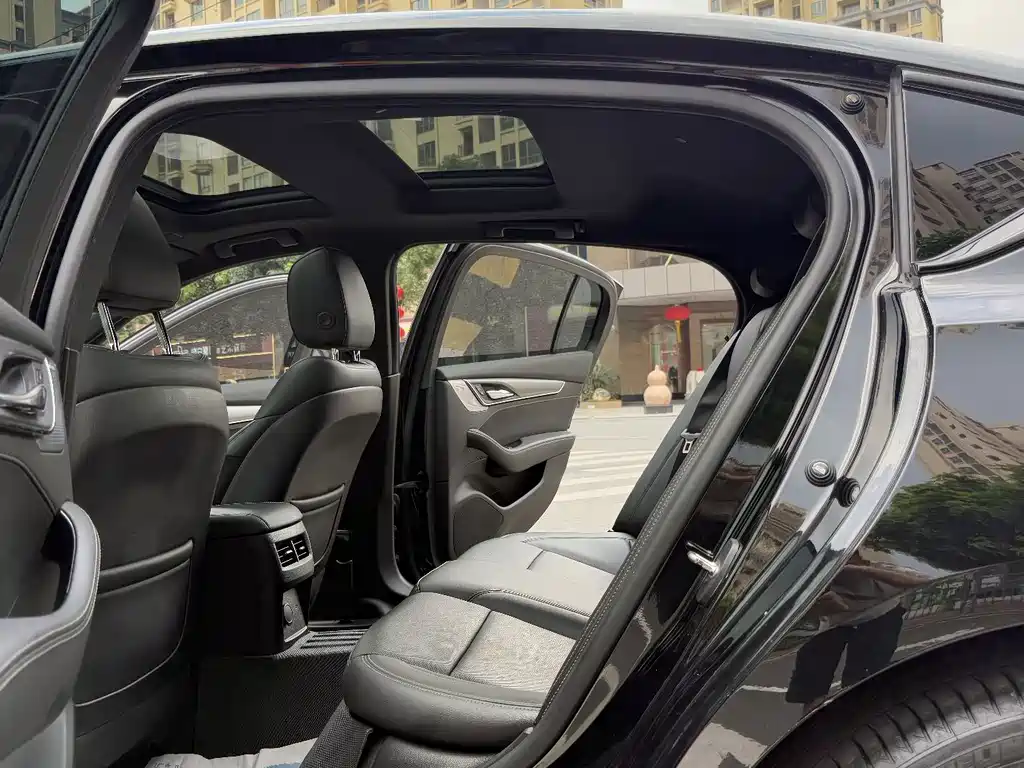 Cadillac CT5 — миниатюра 22