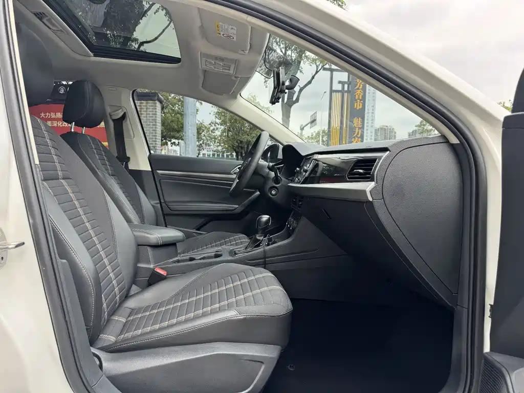 Volkswagen Lavida — миниатюра 9