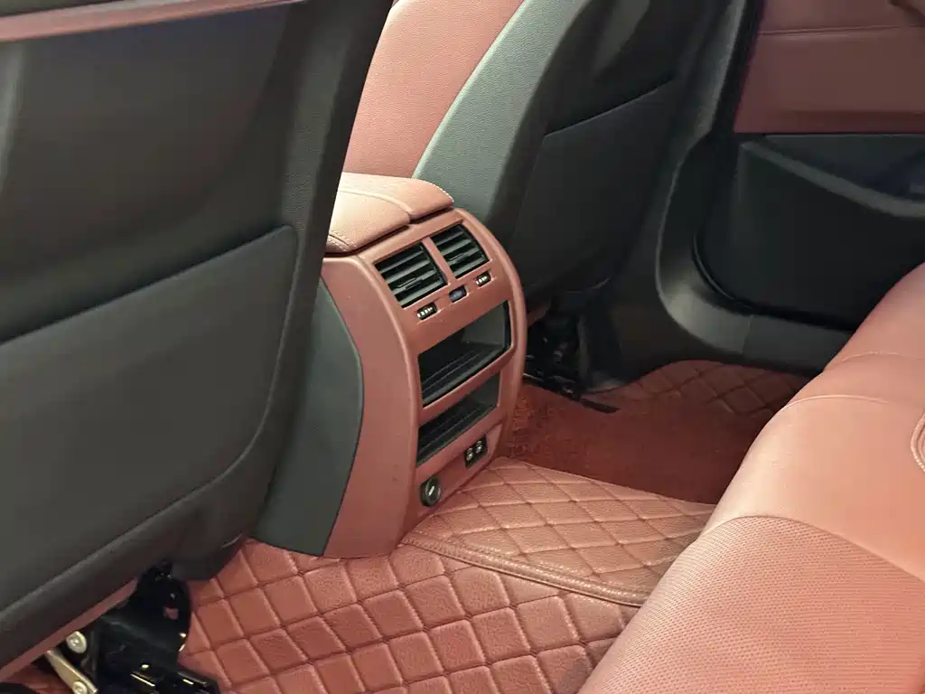 BMW 5 Series — миниатюра 17