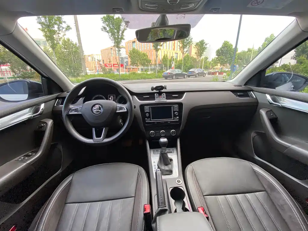 Skoda Octavia 2019 TSI280 DSG Flagship V