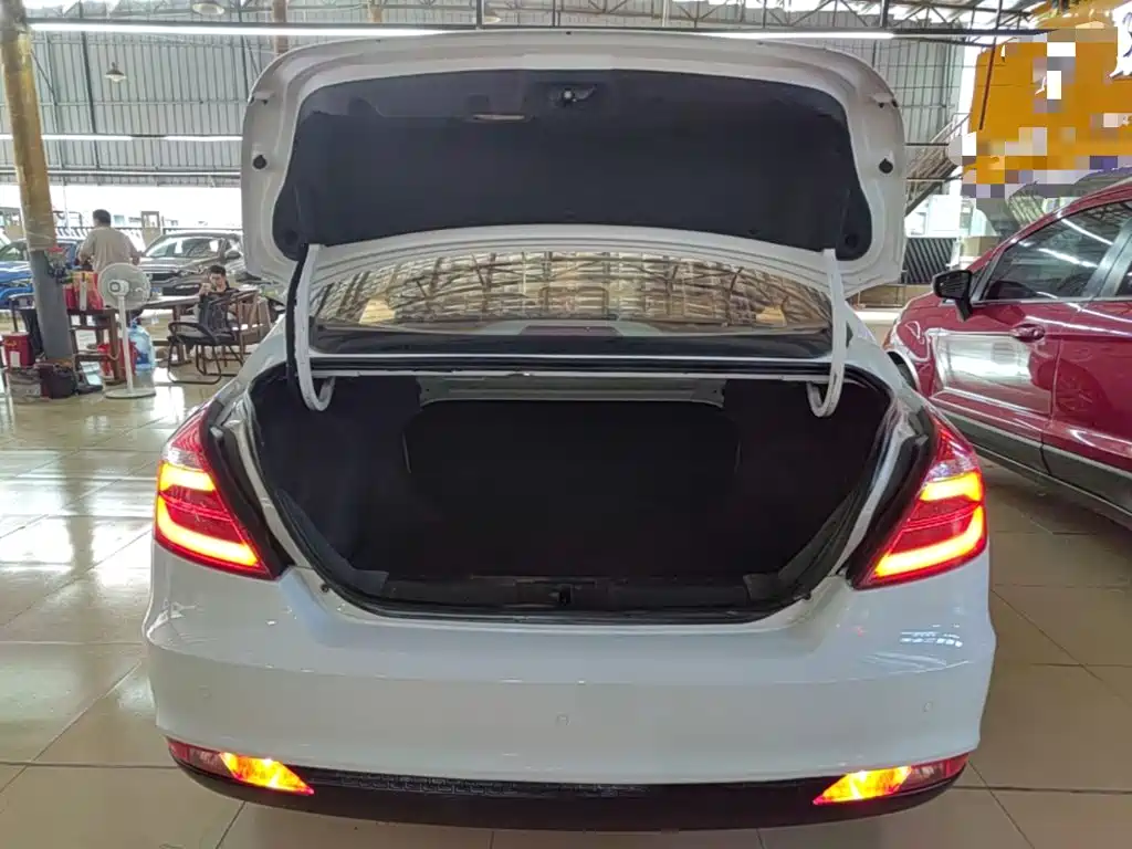 Geely Emgrand — миниатюра 19