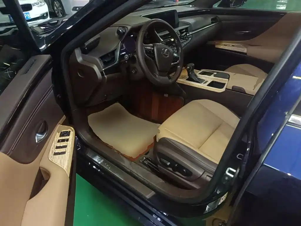 Lexus ES — миниатюра 16