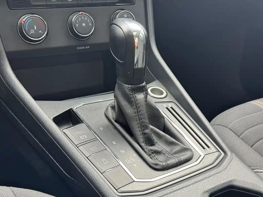Volkswagen Lavida — миниатюра 11
