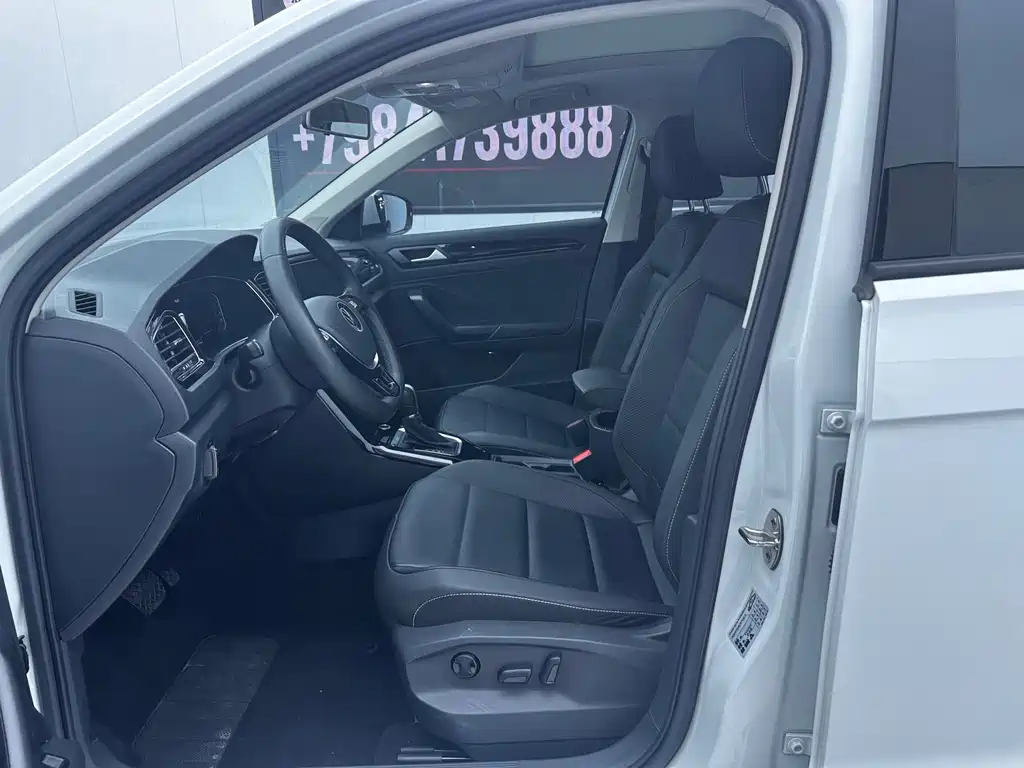 Volkswagen T-Roc — миниатюра 6