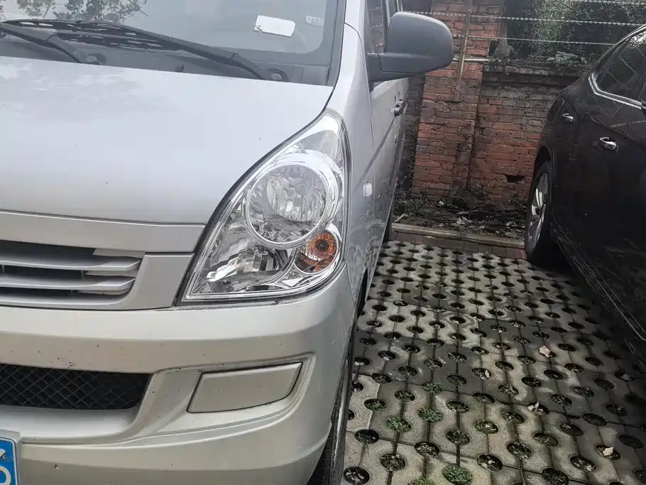 Wuling Rongguang S — миниатюра 5