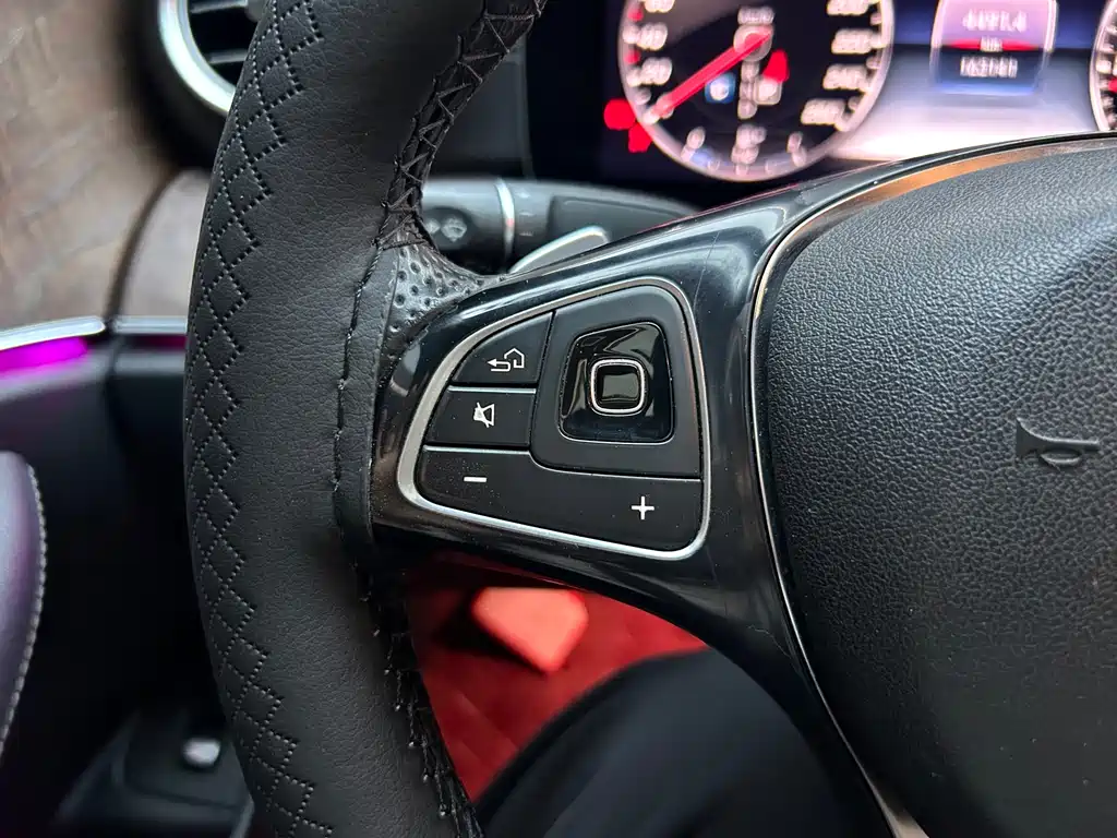 Mercedes-Benz E-Class — миниатюра 25