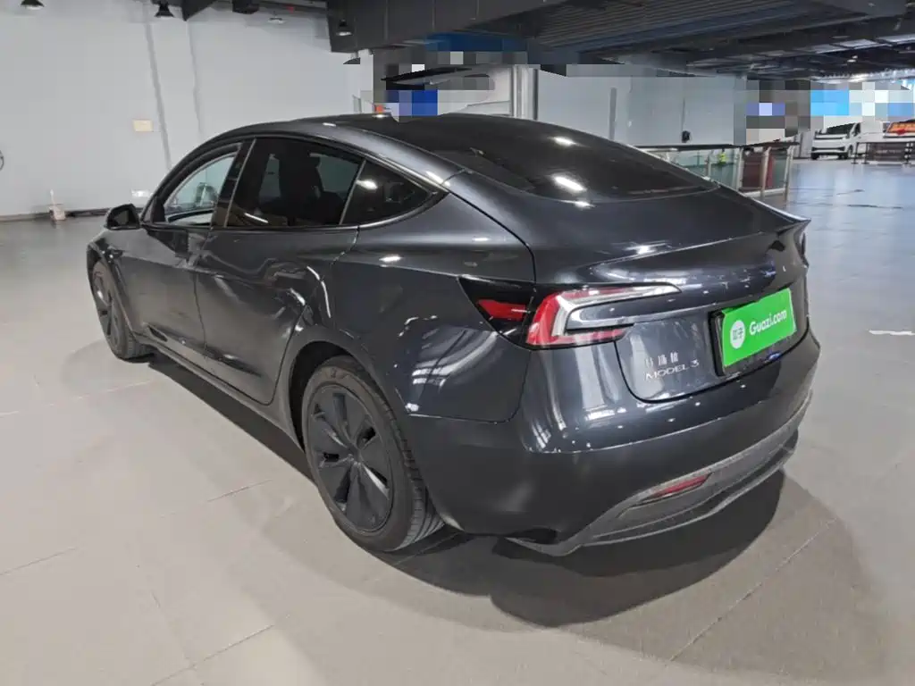 Tesla Model 3 — миниатюра 5