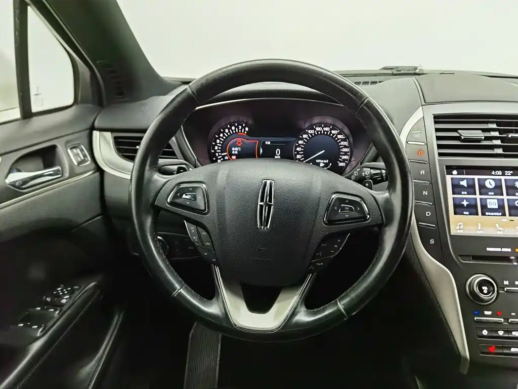 Lincoln MKC — миниатюра 11