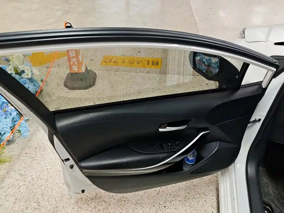 Toyota Corolla — миниатюра 7